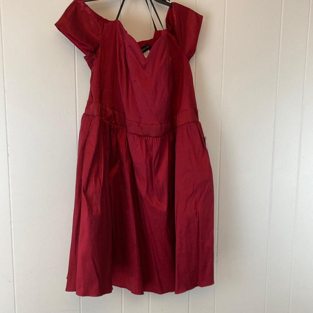 B. Darlin Dillard’s Formal Prom Dress Red juniors Plus Size 23W. Sweetheart neck
